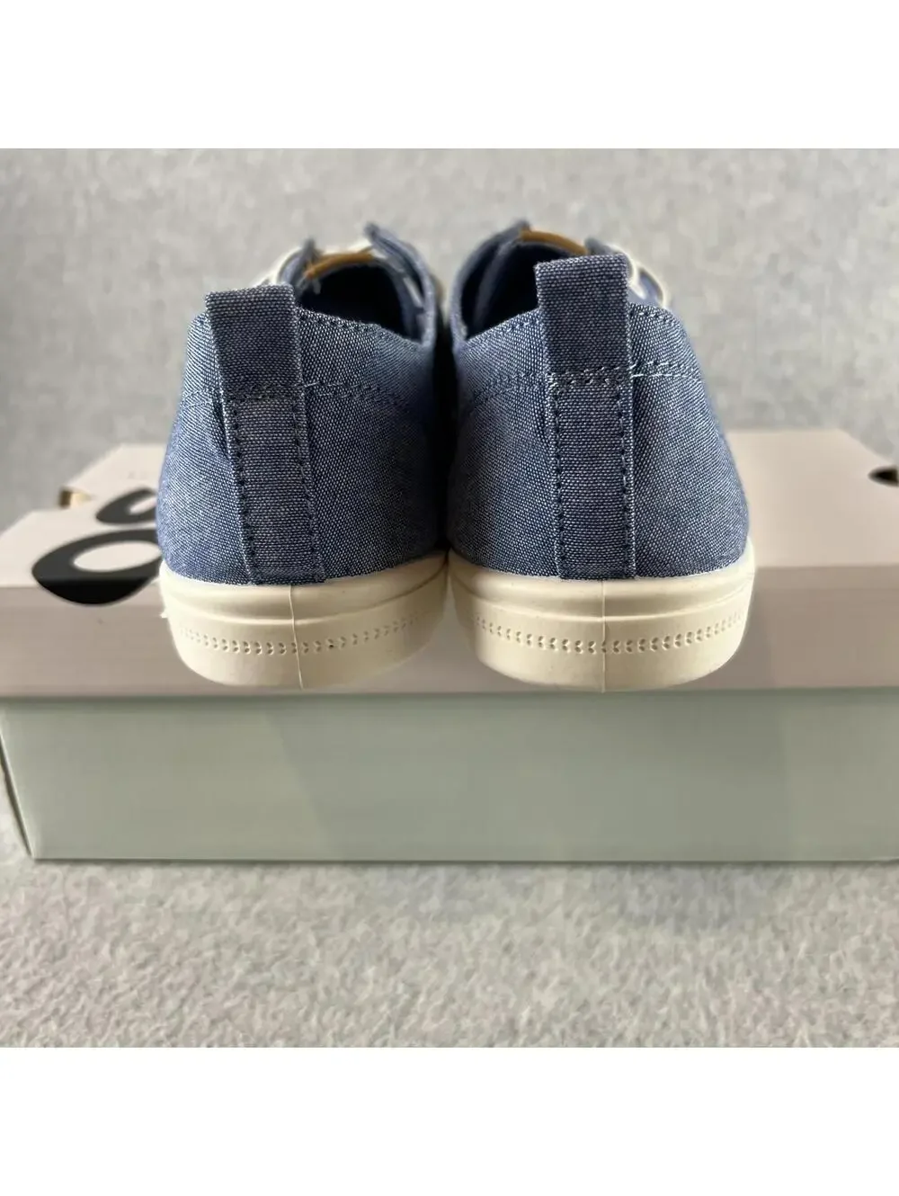 SO Edenn Moc Toe Slip-on Sneakers Chambray Womens Size 9.5 Memory Foam New